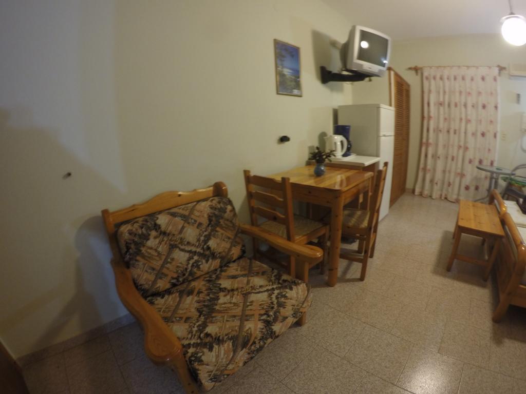 Apartments Zafiria Ágios Konstantínos Dış mekan fotoğraf